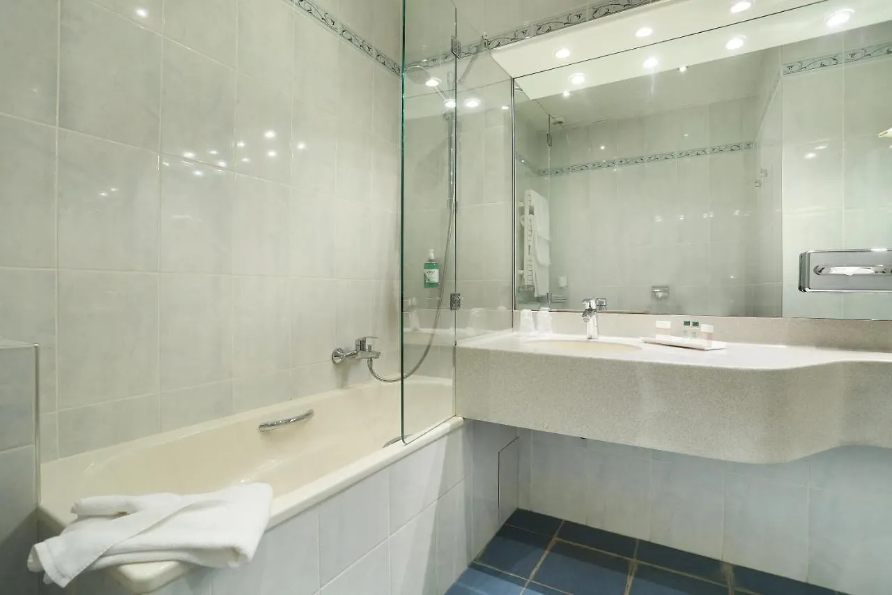 ***  Hotel Cécilia París Francia